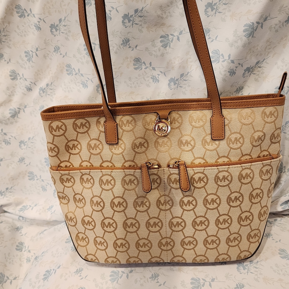 Michael Kors purse